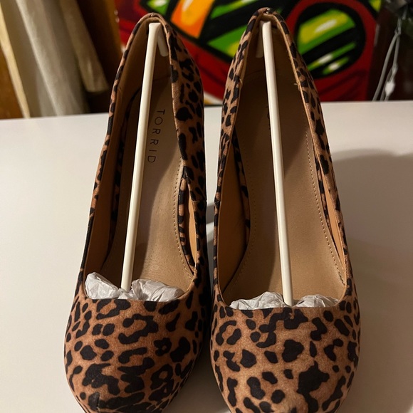 Torrid 4H Leopard Print Platform Pump Women’s 9 Wide - Picture 2 of 7